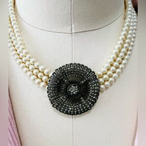 Heidi Daus “Belgian Disc” Swarovski Crystals vintage necklace EUC